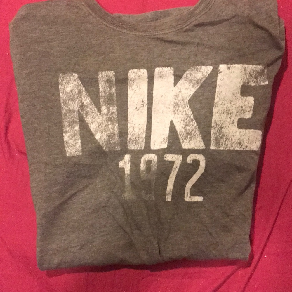 Nike tee